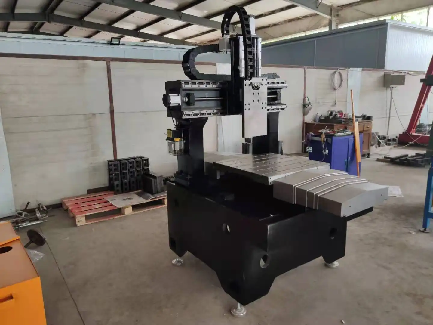 Mold engraving and milling machine2